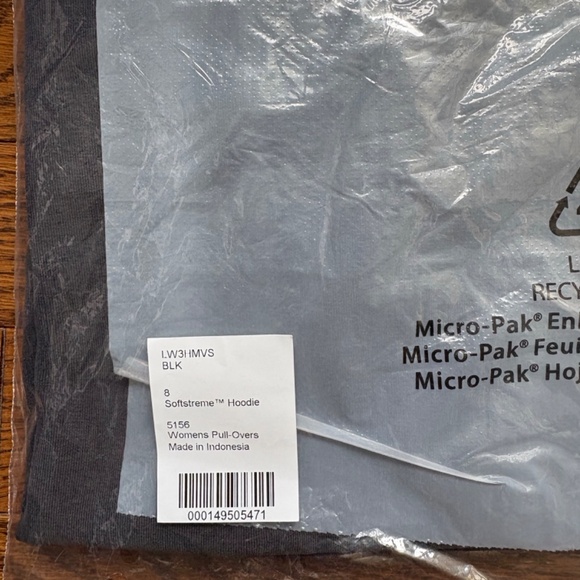 NWT Lululemon Softstreme Hoodie Black Sz 8 - Picture 4 of 6